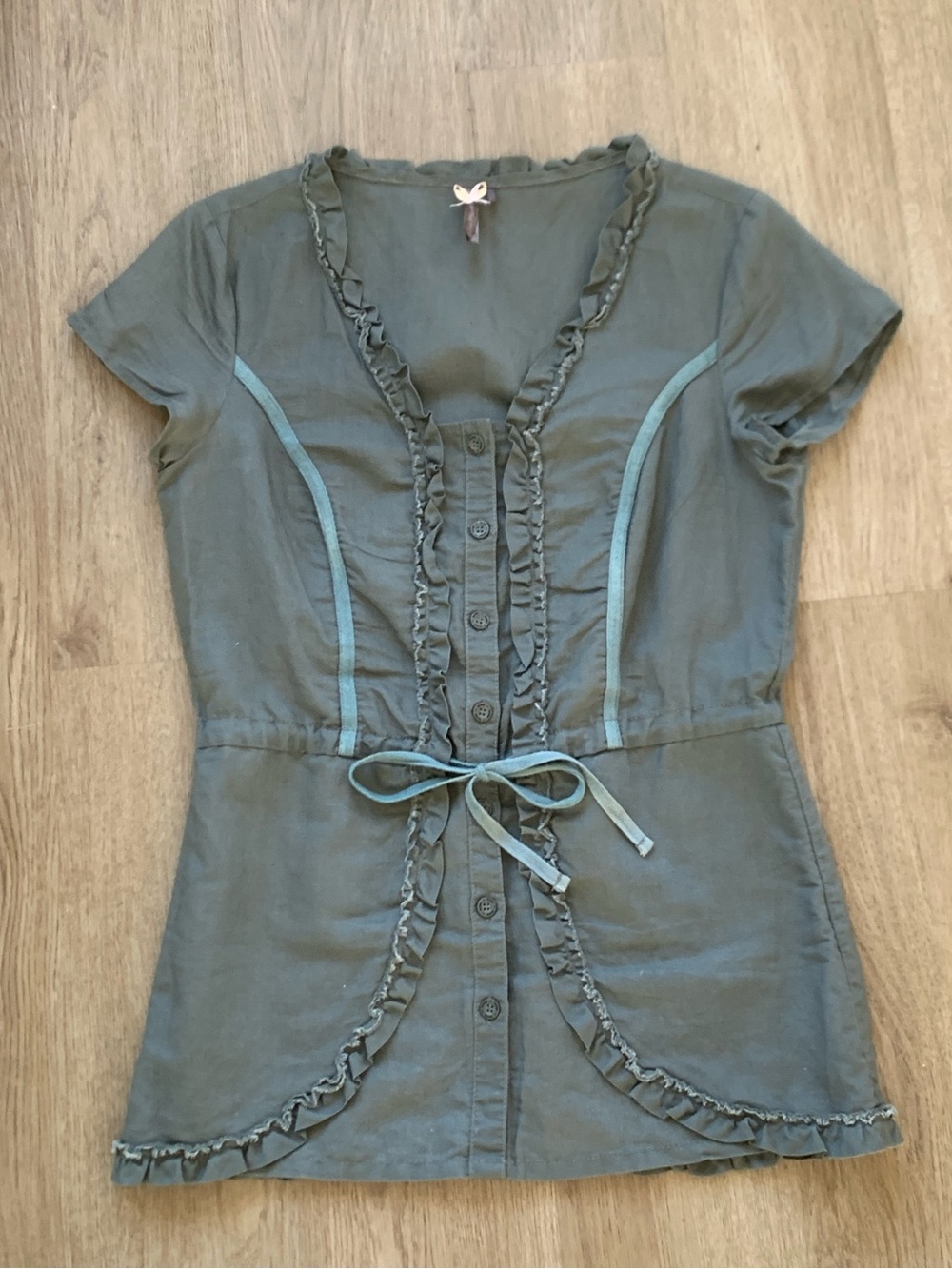 Y2K Style Grey Button up Shirt Blouse Linen Cotton ruffle Trim Blue Piping Tie S